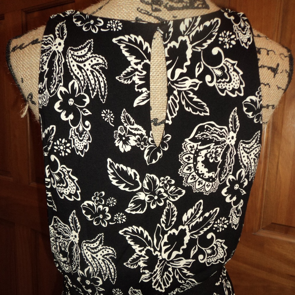 Dress - Picture 5 of 6
